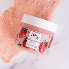 The Bath Factory Vücut Peelingi - Çilek Aromalı 300 gr